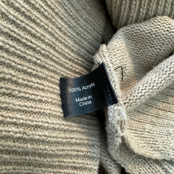 Lane Bryant plus size Sweater. Color block. Size 26/28. Gray/White/Tan. V neck - Picture 2 of 7